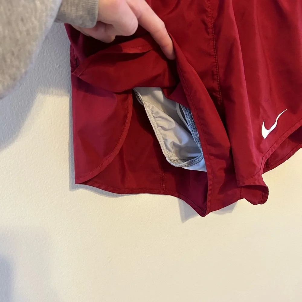 Nike running shorts - Picture 2 of 4
